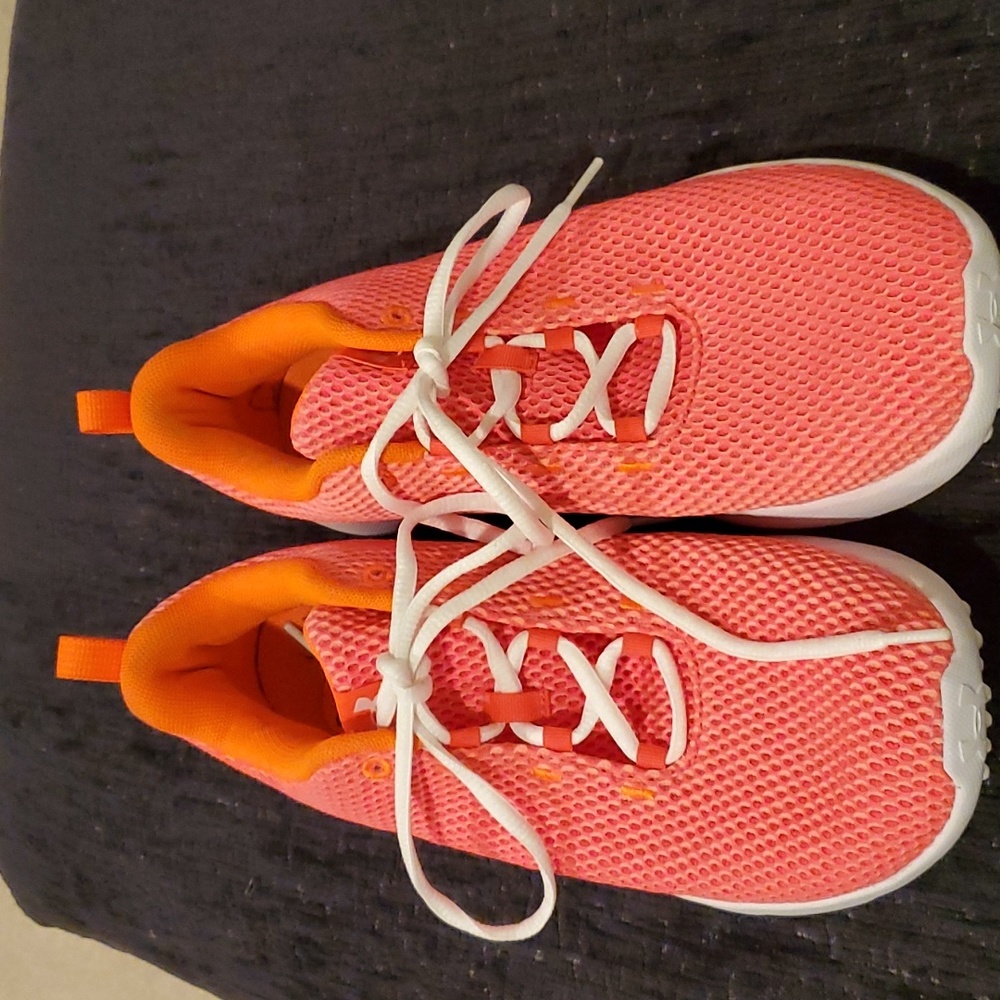 172 Under Armor Sneakers